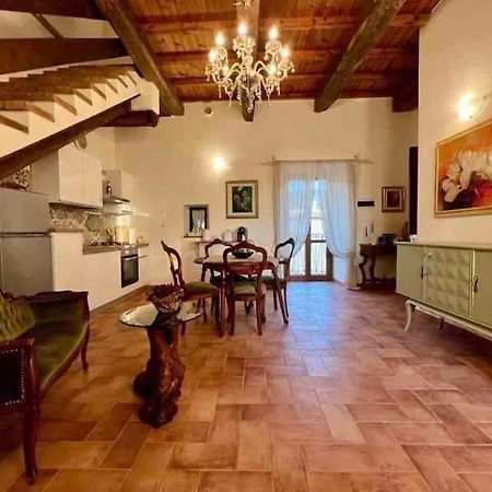 La Casina Di Nada Apartment มัสซา มาร์ตานา ภายนอก รูปภาพ