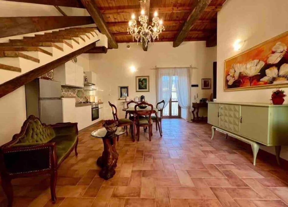 La Casina Di Nada Apartment มัสซา มาร์ตานา ภายนอก รูปภาพ