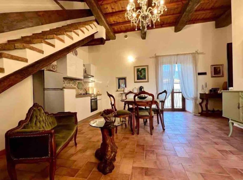 La Casina Di Nada Apartment มัสซา มาร์ตานา ภายนอก รูปภาพ