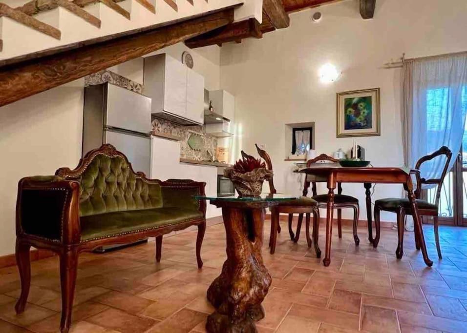 La Casina Di Nada Apartment มัสซา มาร์ตานา ภายนอก รูปภาพ